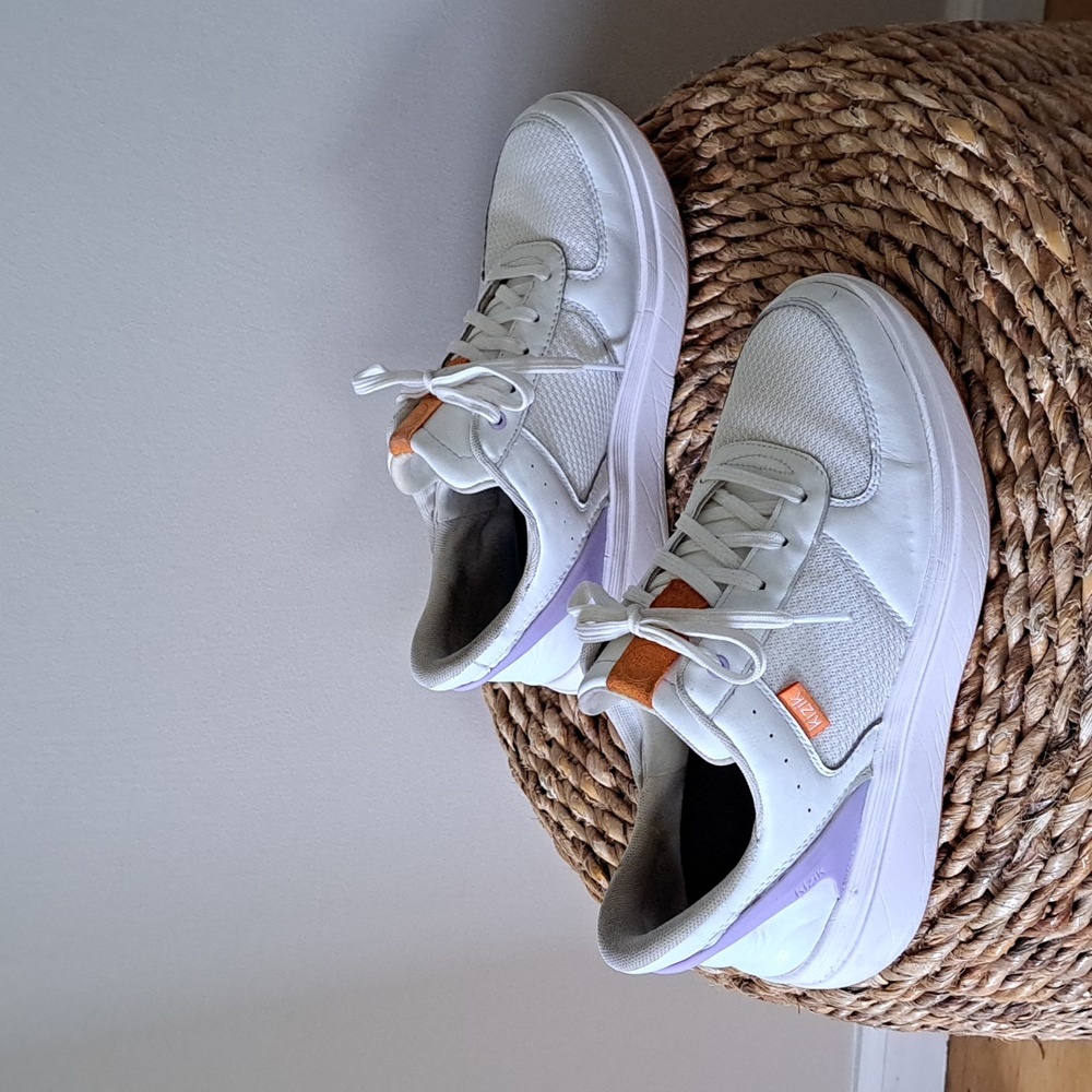 Kizik‎ Womens Brisbane Optic White Athletic/Athleisure/Walking Sneakers Size 8W